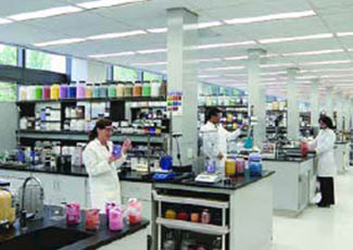 2005: Avon abre una instalación de investigación y desarrollo en NY